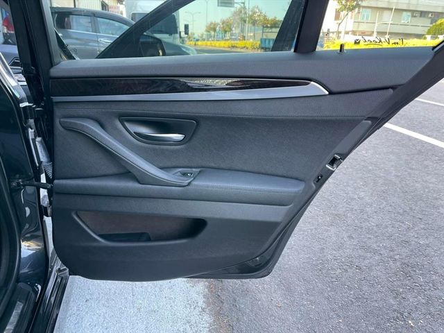 2014年式F10 黑2.0  第17張相片