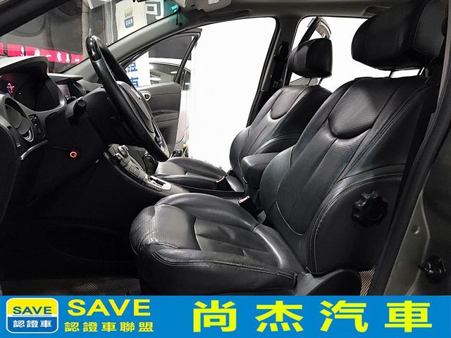 2012 納智捷 U7 2.2T  第7張相片