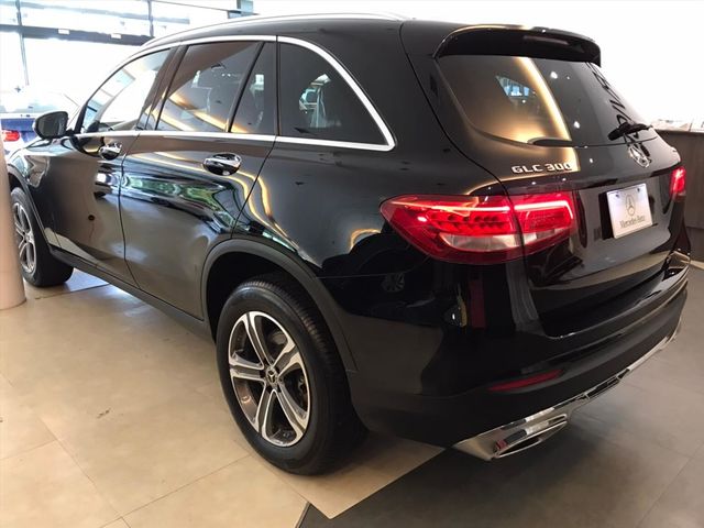 【佳德汽車】BENZ GLC300W4  第6張相片