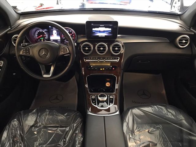 【佳德汽車】BENZ GLC300W4  第7張相片