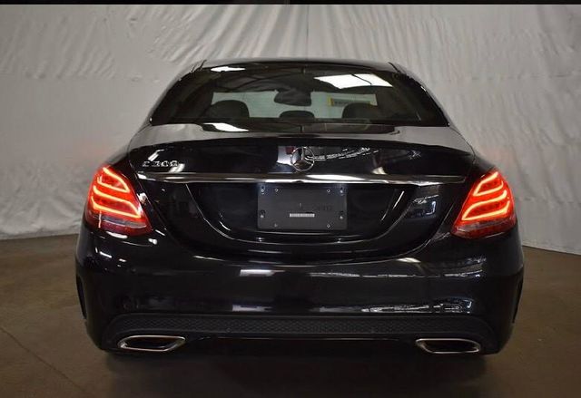 【佳德汽車】BENZ C300  第4張相片