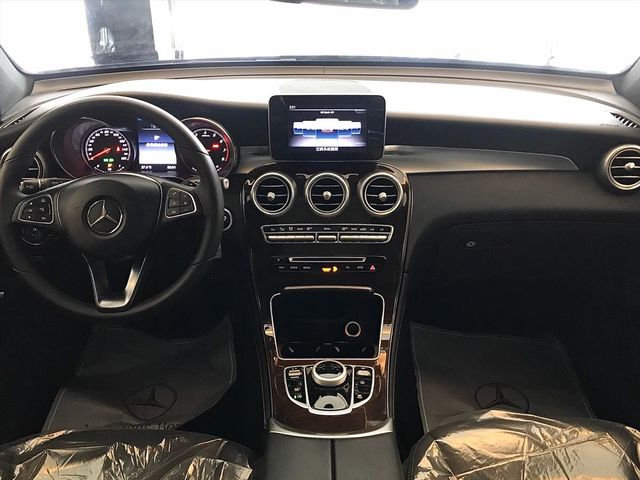 【佳德汽車】BENZ GLC300W4  第8張相片