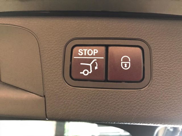 【佳德汽車】BENZ GLC300W4  第11張相片