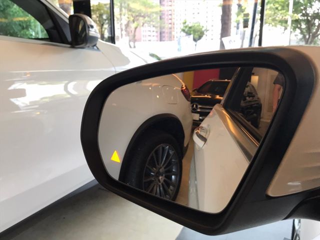 【佳德汽車】BENZ C300  第26張相片