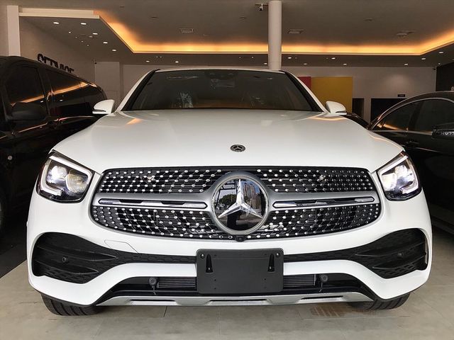 【佳德汽車】BENZ GLC300W4  第3張相片