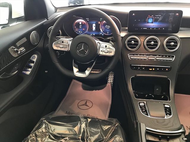【佳德汽車】BENZ GLC300W4  第14張相片