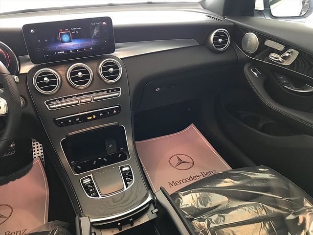 【佳德汽車】BENZ GLC300W4  第15張相片