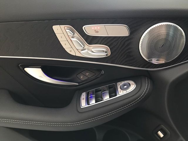 【佳德汽車】BENZ GLC300W4  第18張相片
