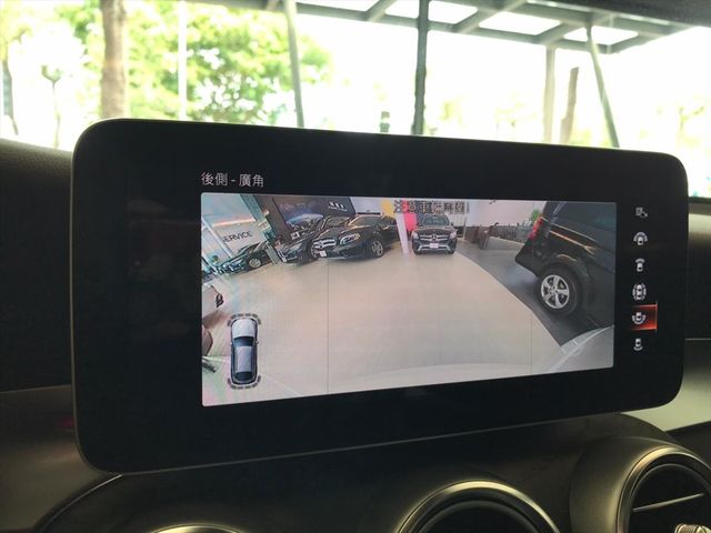 【佳德汽車】BENZ GLC300W4  第31張相片