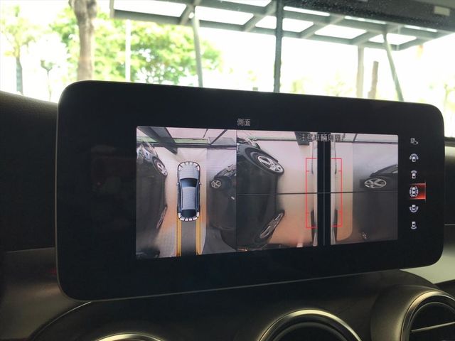 【佳德汽車】BENZ GLC300W4  第32張相片
