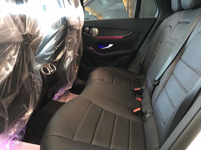 【佳德汽車】BENZ GLC300W4  第37張相片