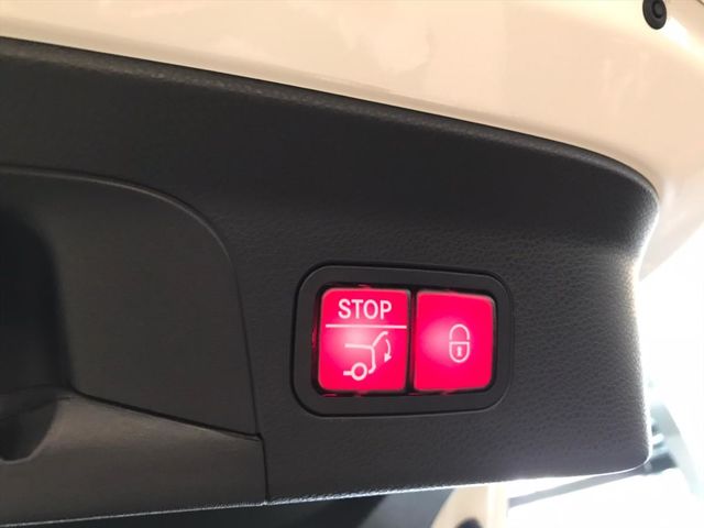 【佳德汽車】BENZ GLC300W4  第41張相片