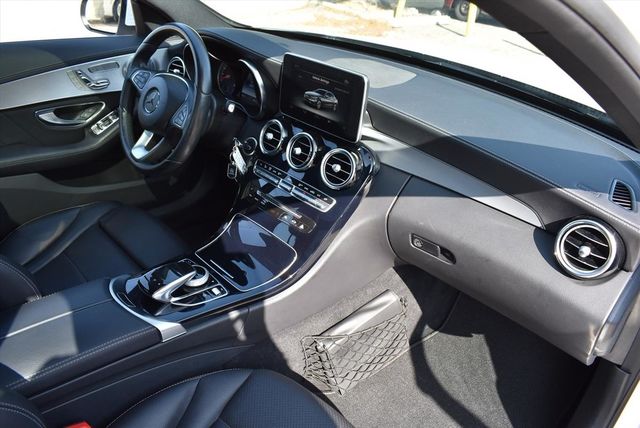 【佳德汽車】BENZ C300W4  第9張相片