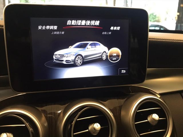 【佳德汽車】BENZ C300  第13張相片