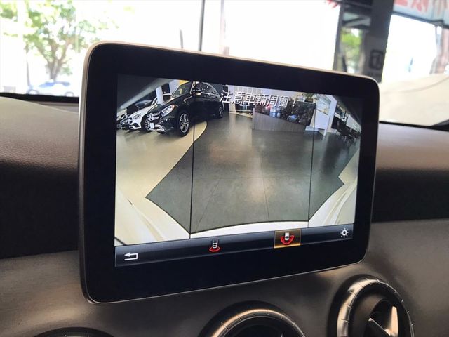 【佳德汽車】BENZ CLA250W4  第13張相片