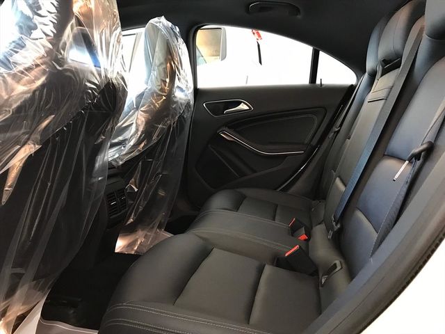 【佳德汽車】BENZ CLA250W4  第15張相片