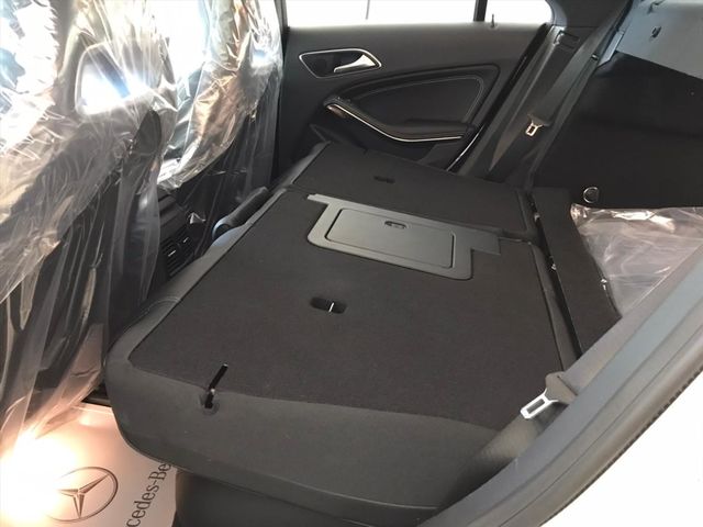 【佳德汽車】BENZ CLA250W4  第16張相片