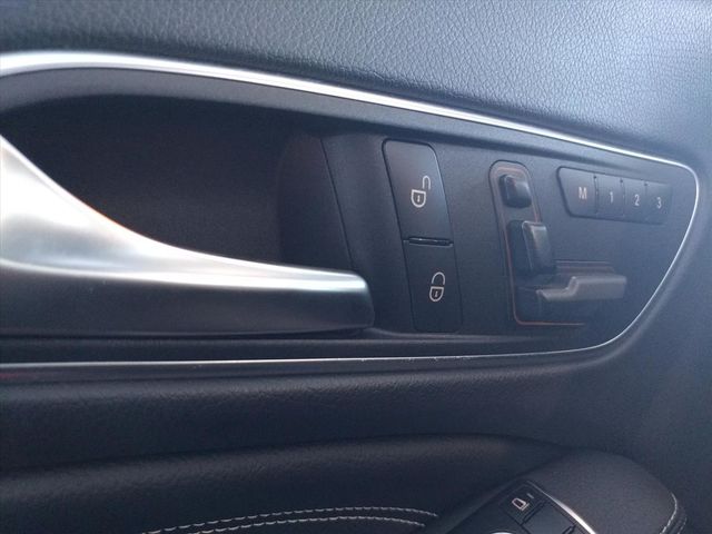 【佳德汽車】BENZ CLA250  第9張相片