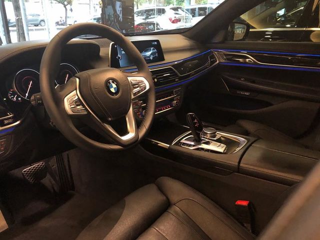 【佳德汽車】BMW 740LI  第12張相片
