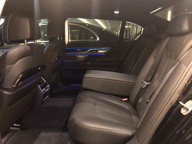 【佳德汽車】BMW 740LI  第14張相片