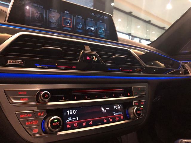 【佳德汽車】BMW 740LI  第30張相片