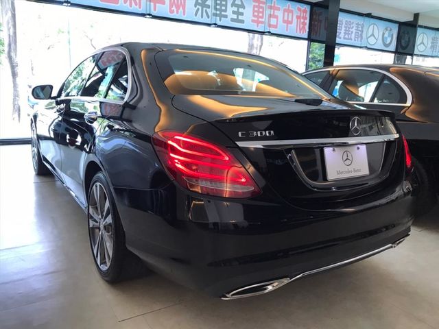 【佳德汽車】BENZ C300  第7張相片