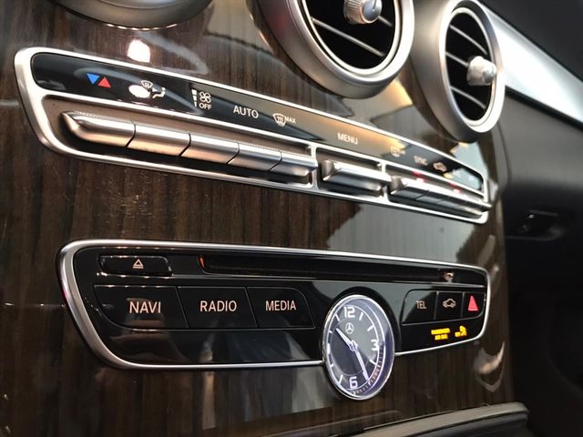 【佳德汽車】BENZ C300  第18張相片
