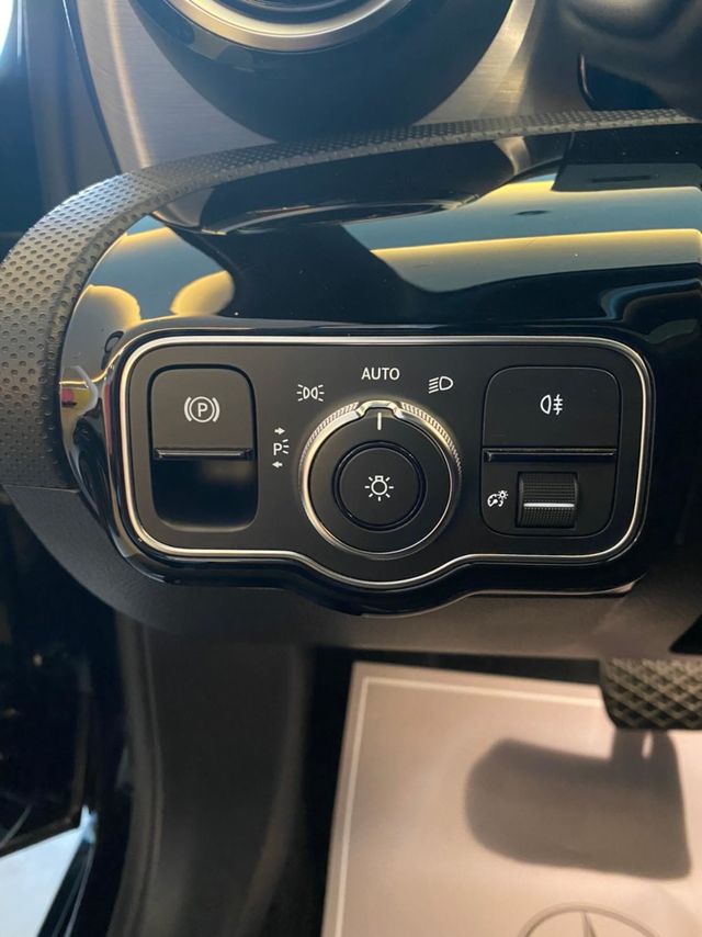 【佳德汽車】BENZ A220  第14張相片