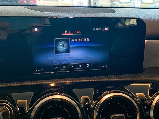 【佳德汽車】BENZ A220  第19張相片