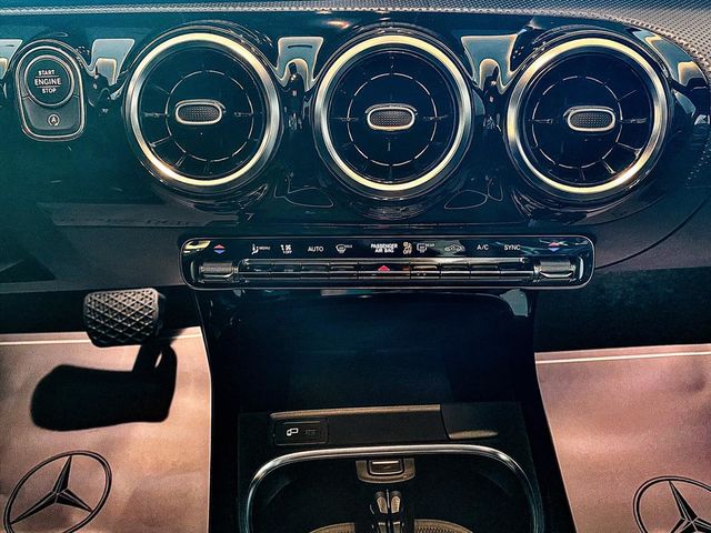 【佳德汽車】BENZ A220  第23張相片