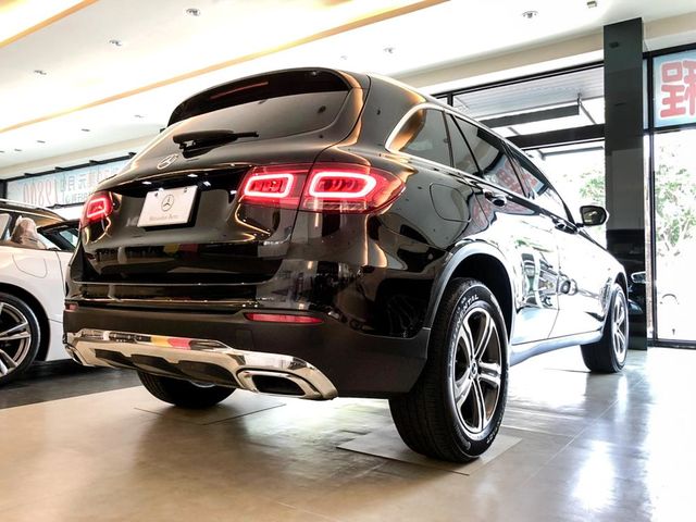 【佳德汽車】BENZ GLC300  第3張相片