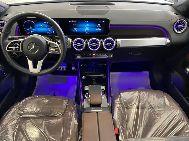 【佳德汽車】BENZ GLB250W4  第3張相片