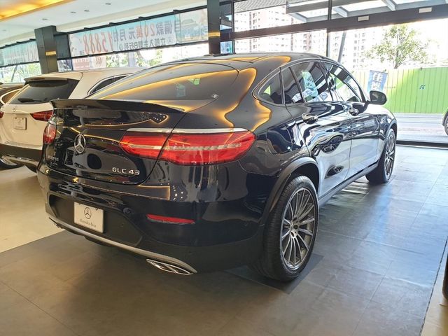 【佳德汽車】BENZ GLC43  第3張相片