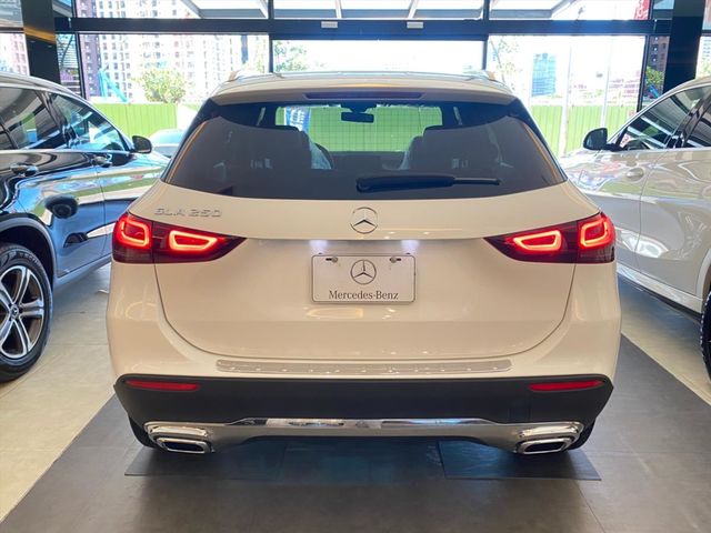 【佳德汽車】BENZ GLA250  第3張相片