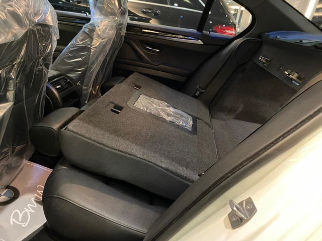 【佳德汽車】BMW 528I  第7張相片