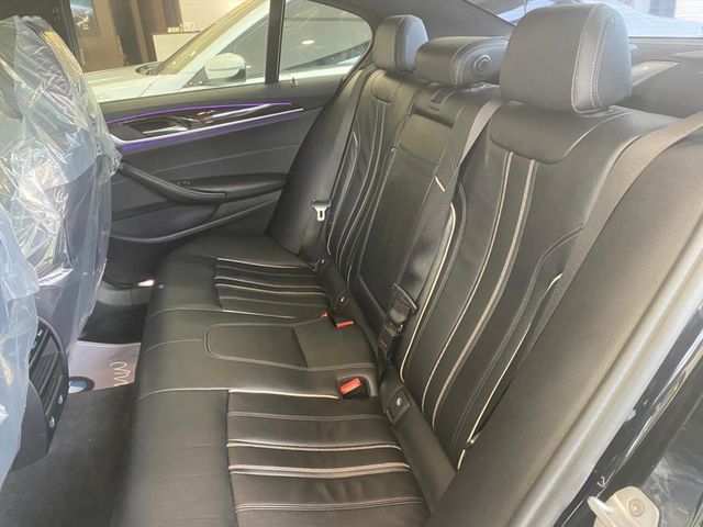 【佳德汽車】BMW 530I  第9張相片