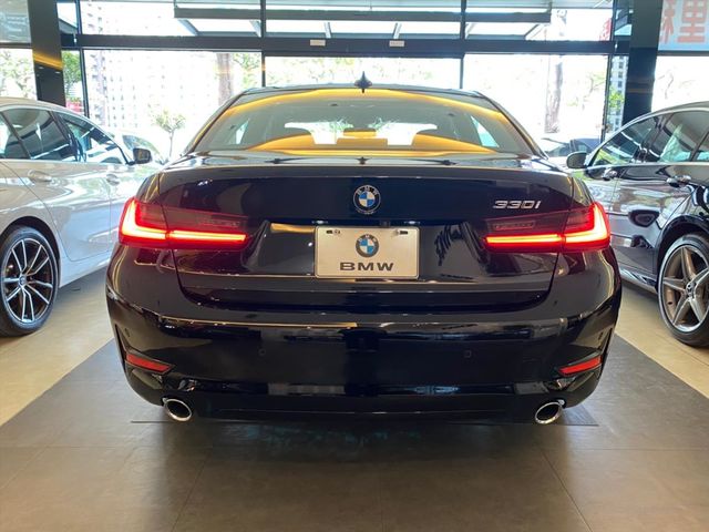 【佳德汽車】BMW 330I  第3張相片