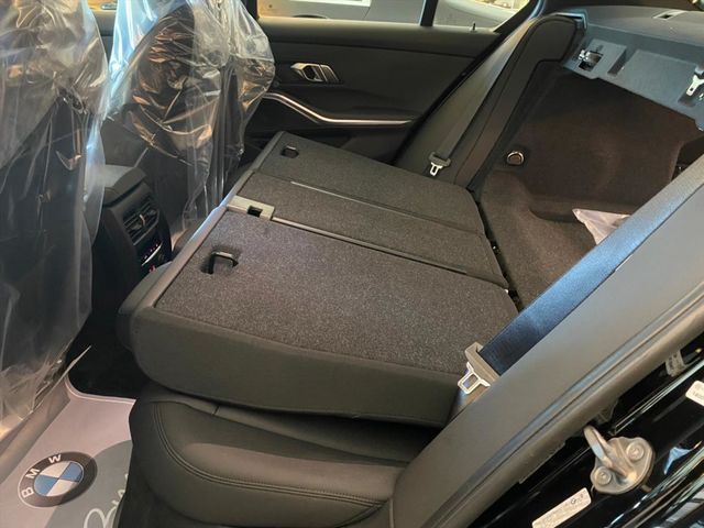 【佳德汽車】BMW 330I  第8張相片
