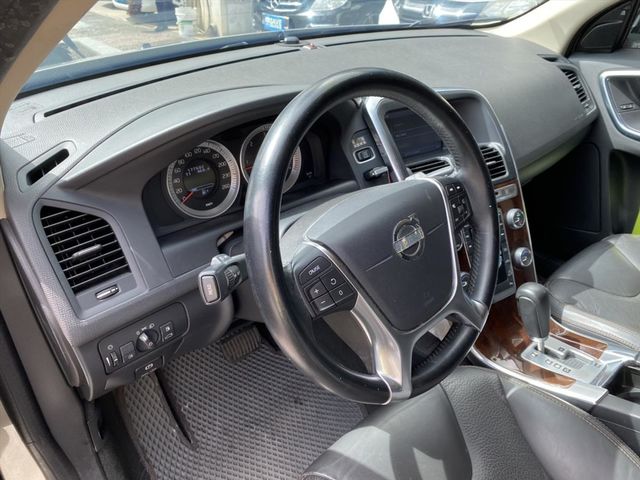 實車實價 0頭款 XC60 AWD  第3張相片