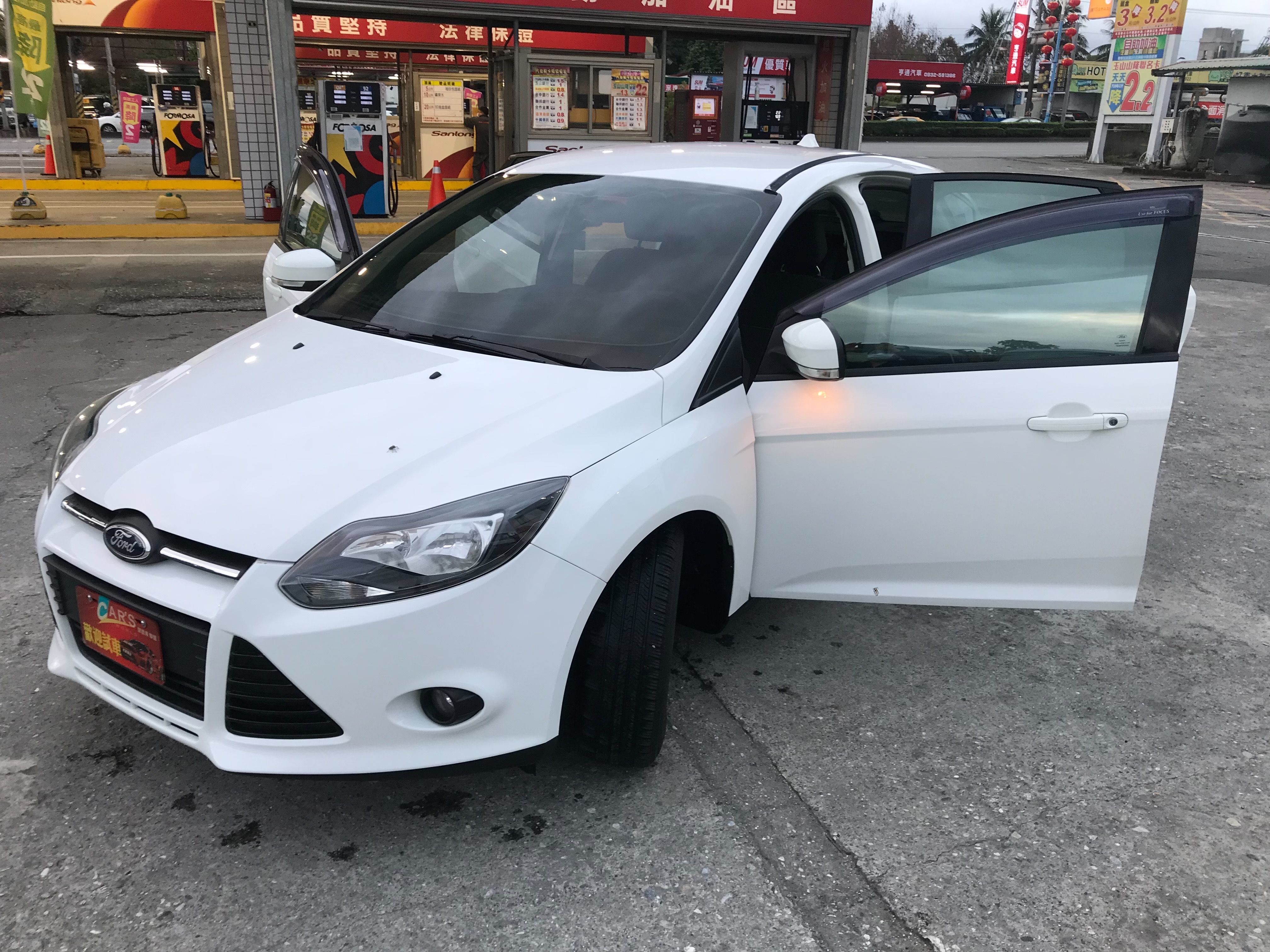 FORD FOCUS 1.6 五門掀背小車  第1張相片