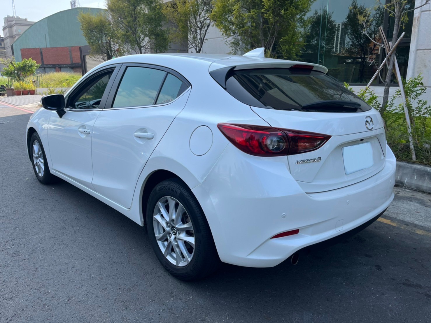 2018年MAZDA 3 尊榮進化 免鑰匙 2.0  第4張相片