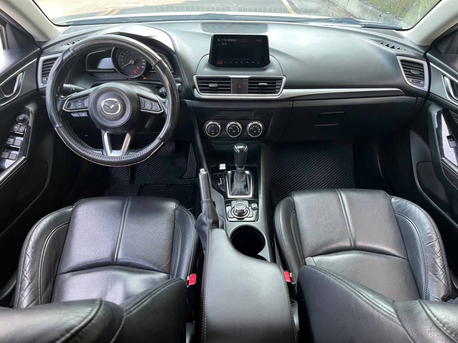 2018年MAZDA 3 尊榮進化 免鑰匙 2.0  第17張相片
