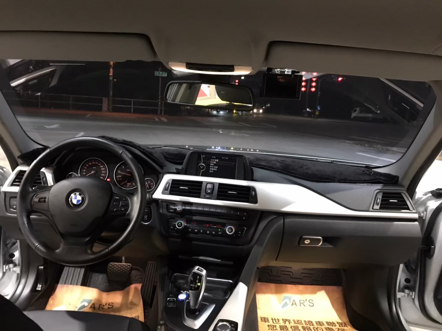 2014年BMW 316 漂亮一手車 里程少 總代理  第1張相片