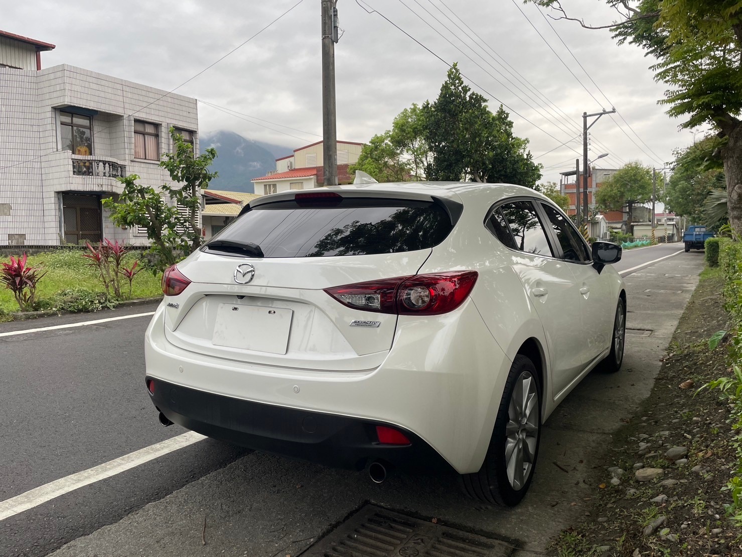 2016 MAZDA 2.0 馬三 5D 白色  第4張相片