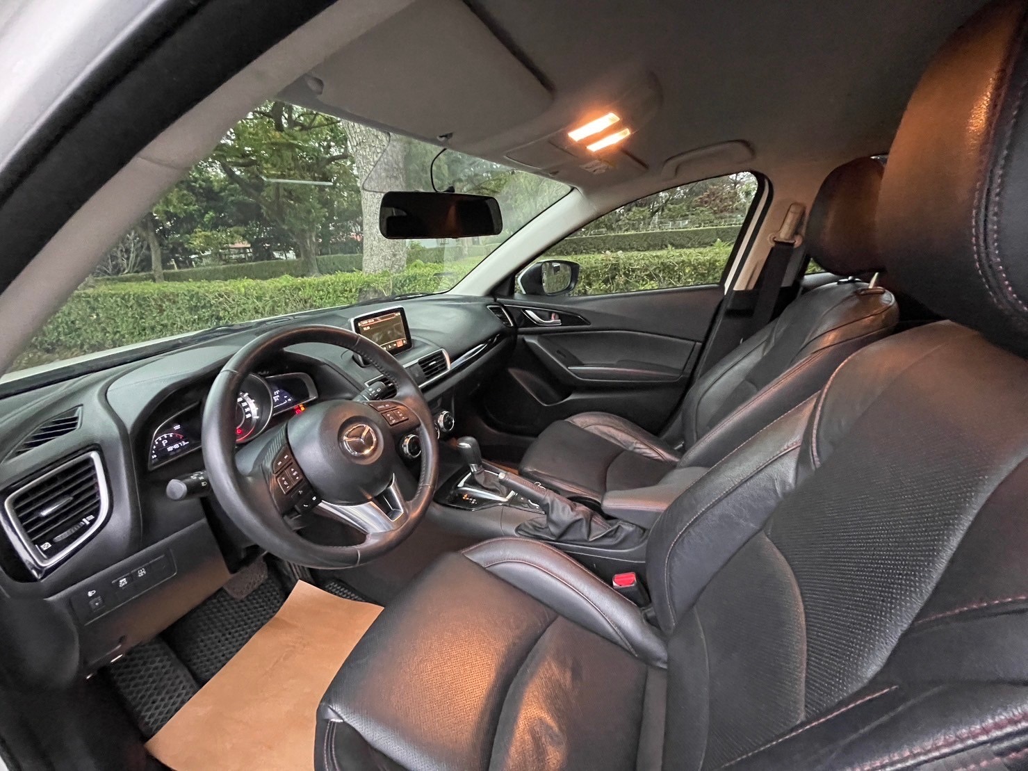 2016 MAZDA 2.0 馬三 5D 白色  第6張相片