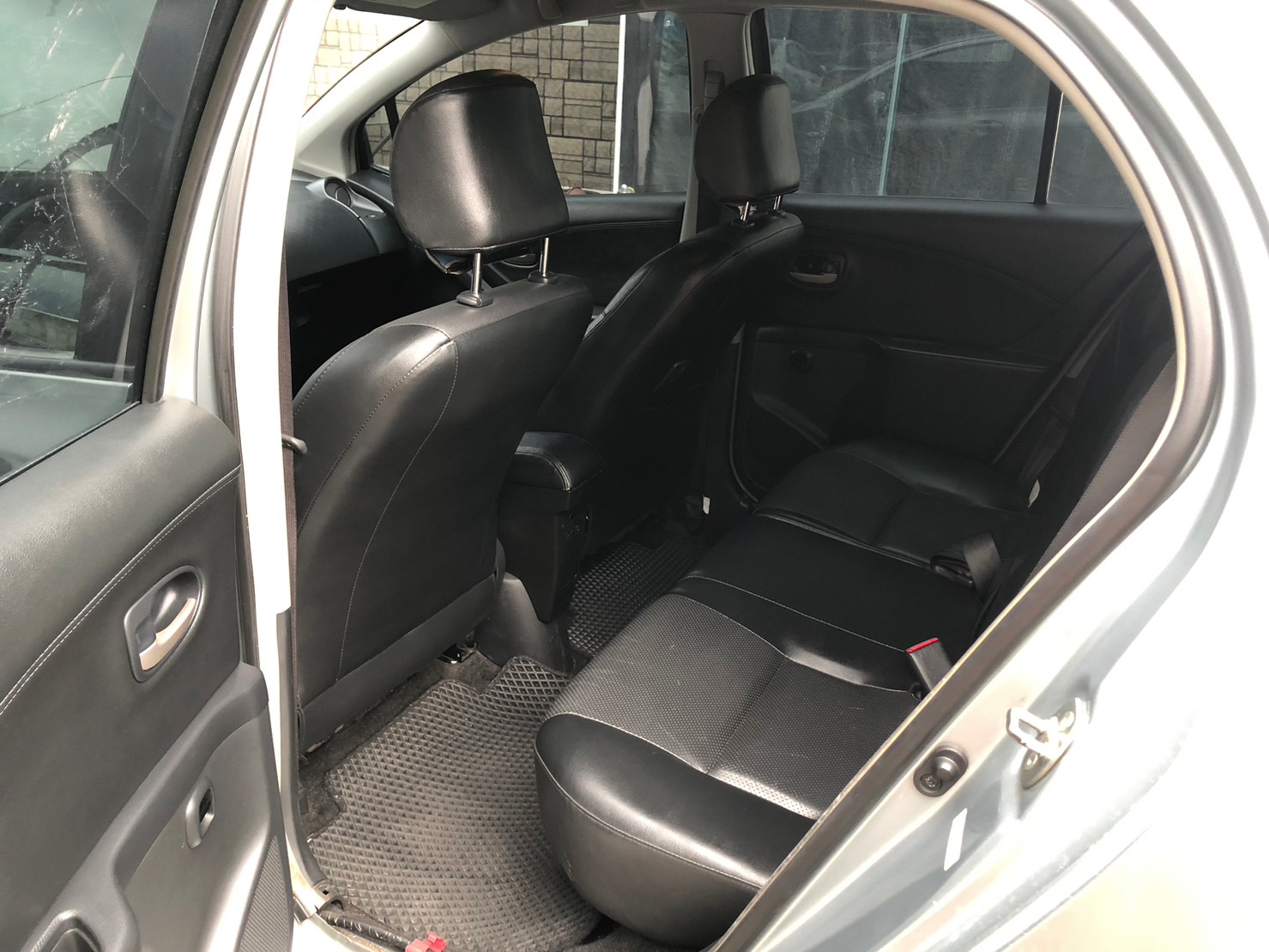 TOYOTA Yaris 2009  第7張相片