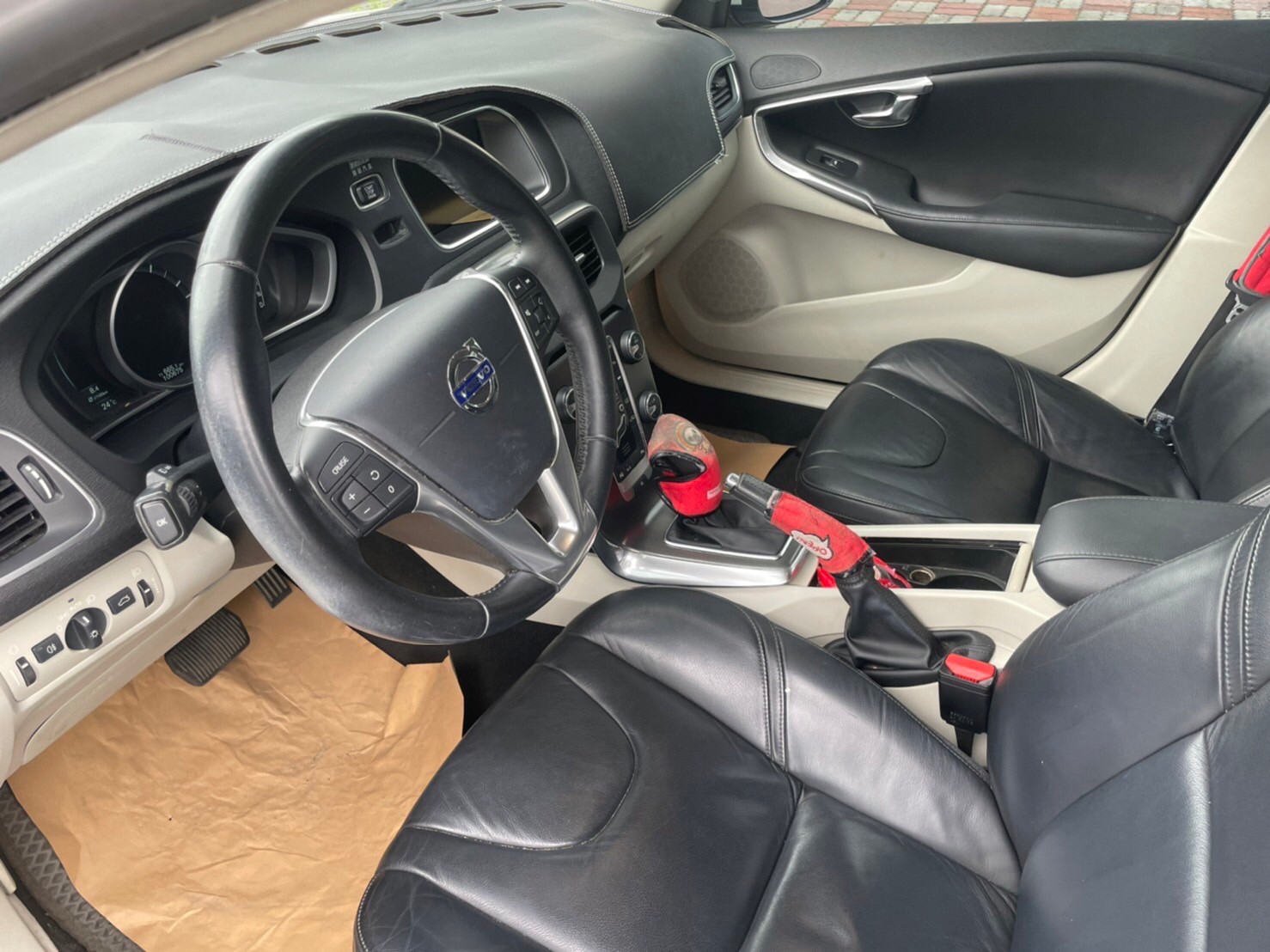 2013 VOLVO V40 僅跑10萬km   第5張相片
