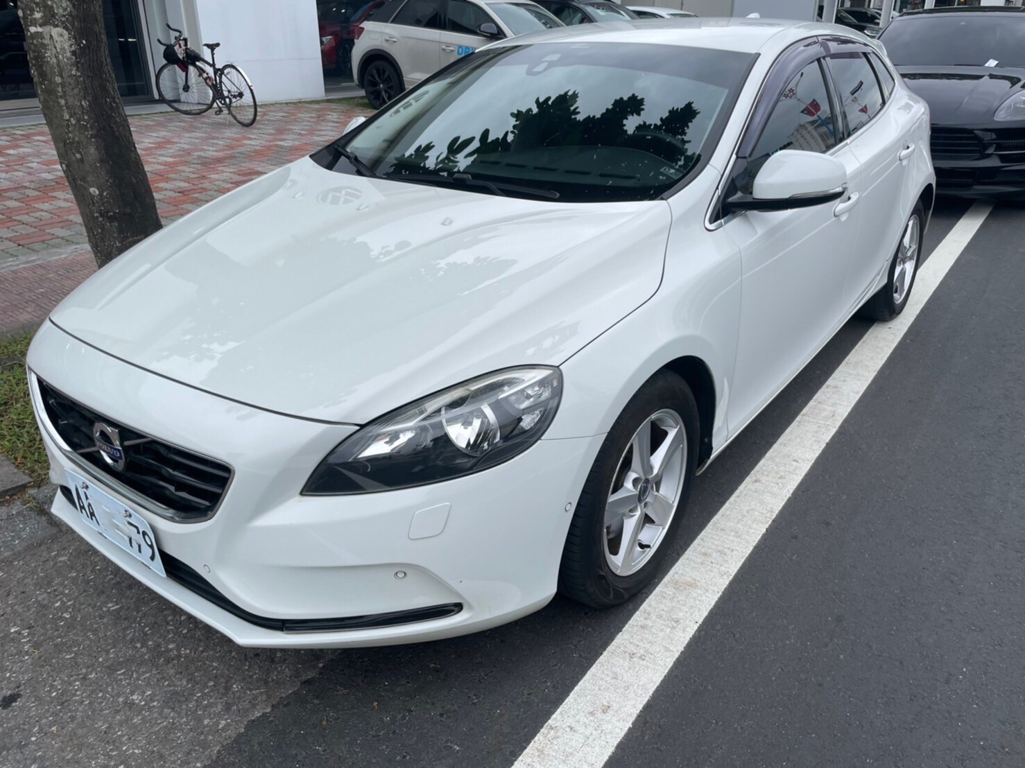 2013 VOLVO V40 僅跑10萬km   第8張相片