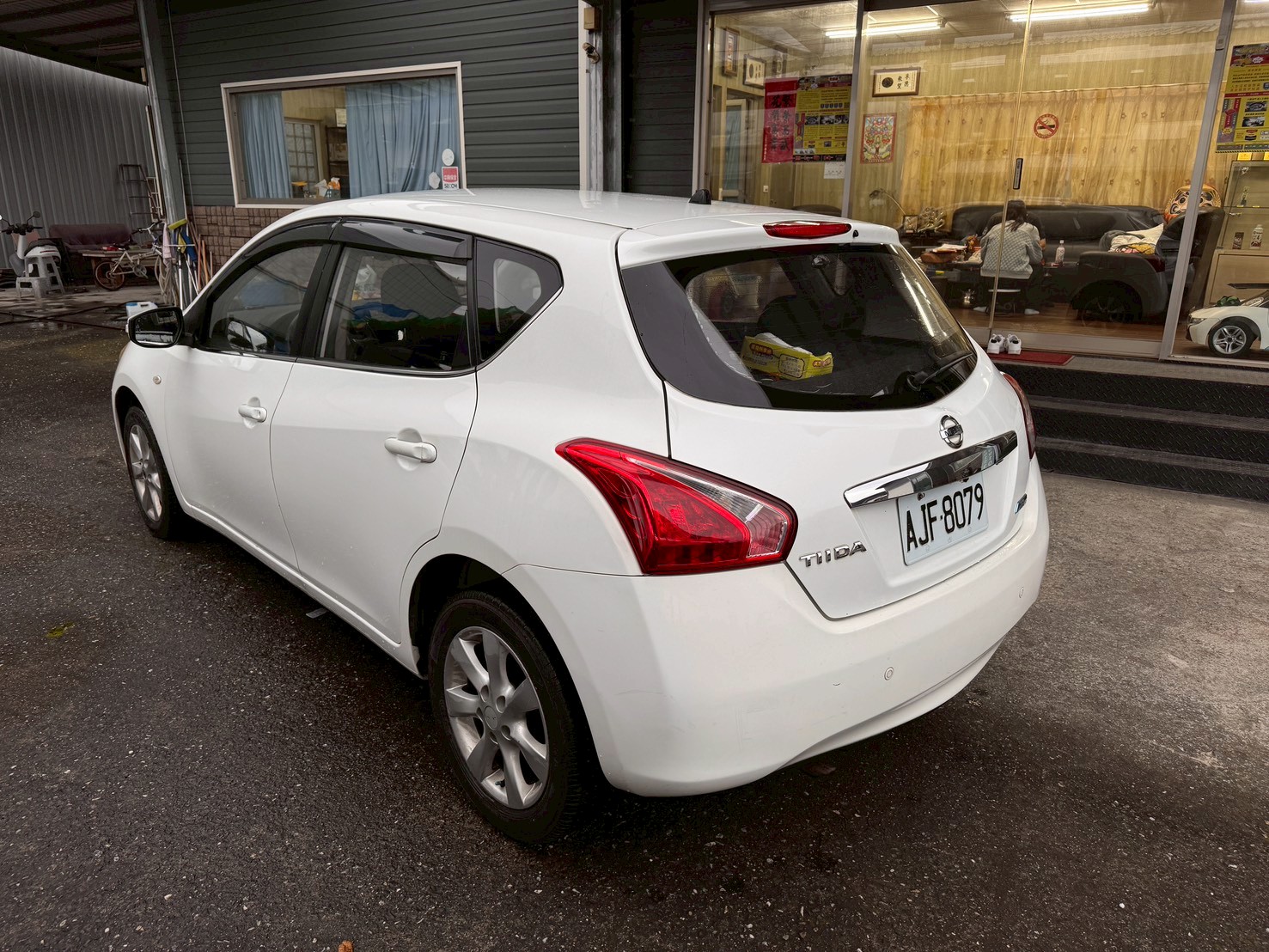 Nissan Big Tiida 1.6 傳奇版 2014  第2張相片