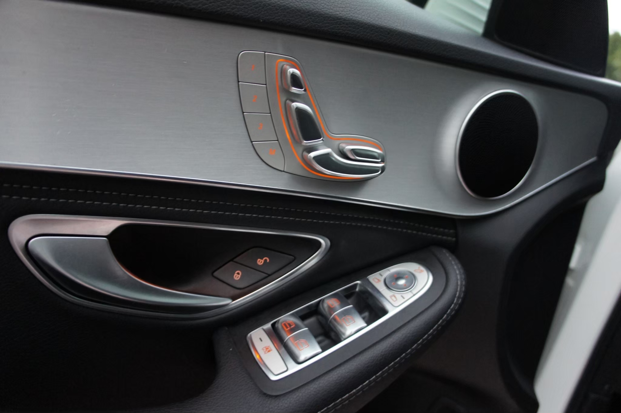 M-BENZ C-Class Sedan C300(2015)  第16張相片